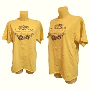 🌹3/15🌹DELTA PRO WEIGHT Yellow Floral Grandma Tee Shirt